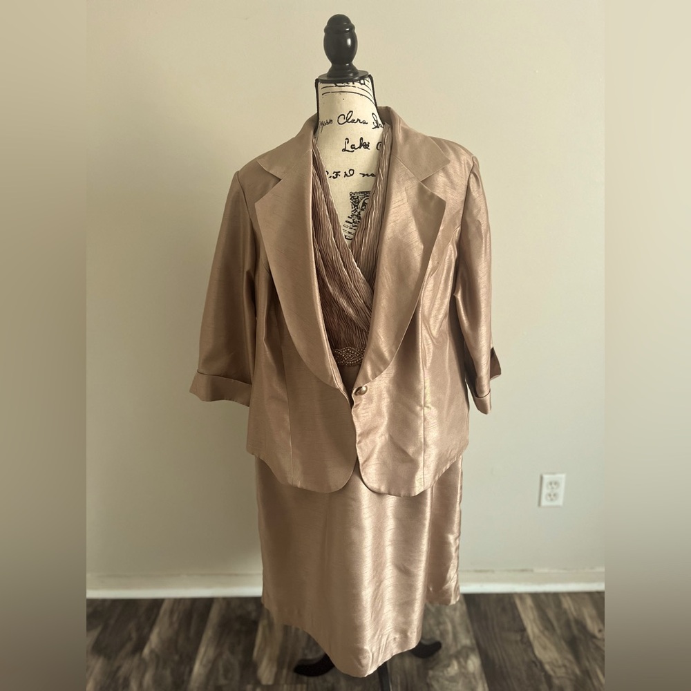 Women’s Wedding Guest Dress